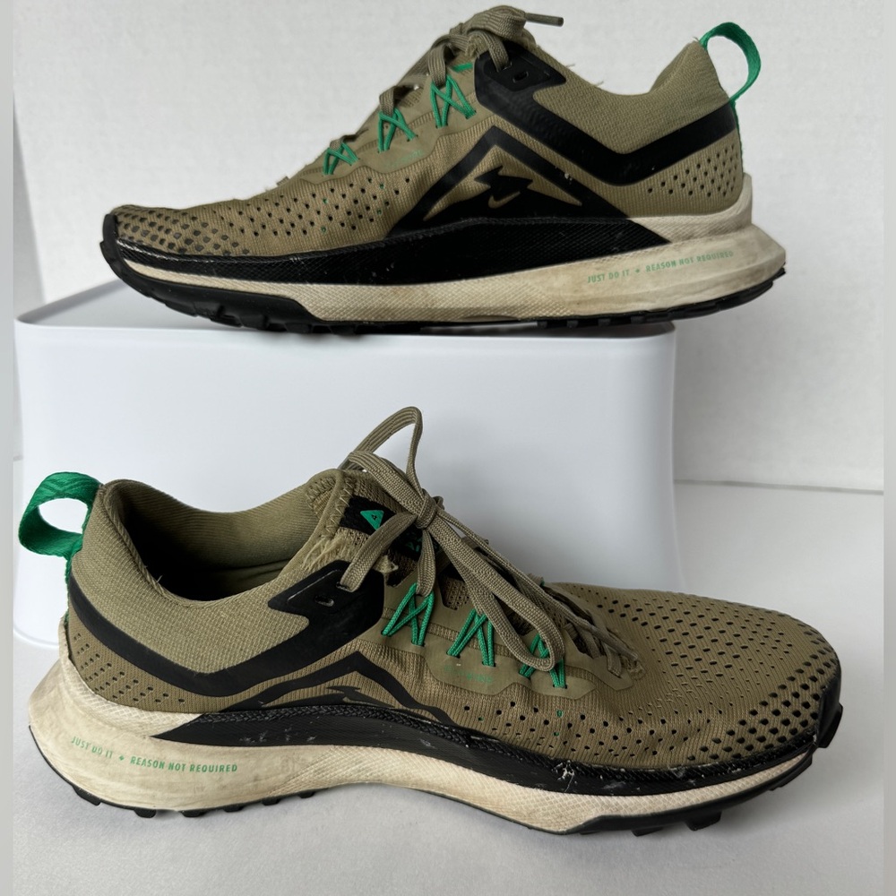 Nike Trail, Men’s Pegasus. Size 8. Used with good tread left for trail running.